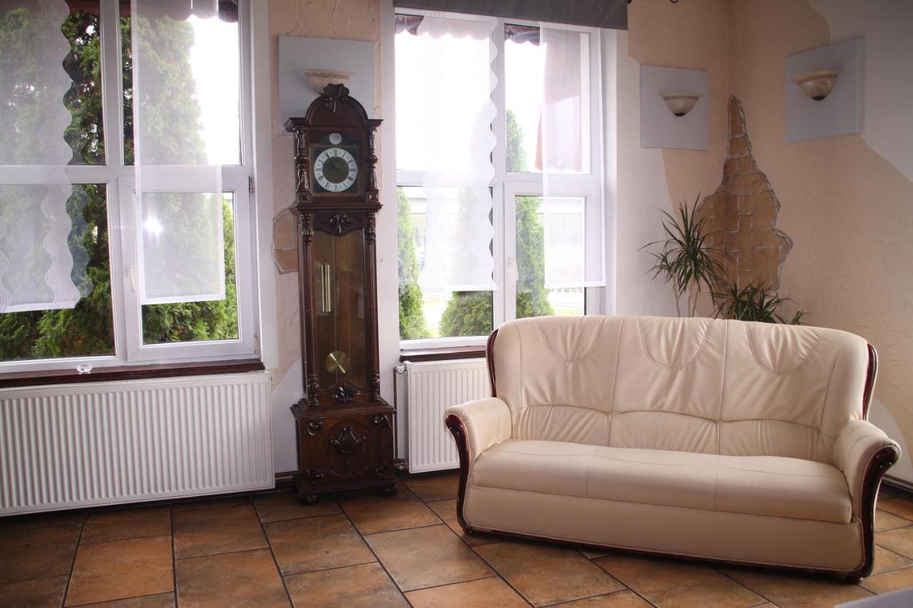 Zajazd Pod Kominkiem - Brzoza Kolo Torunia Bagian luar foto