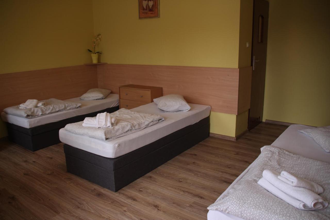 Zajazd Pod Kominkiem - Brzoza Kolo Torunia Bagian luar foto