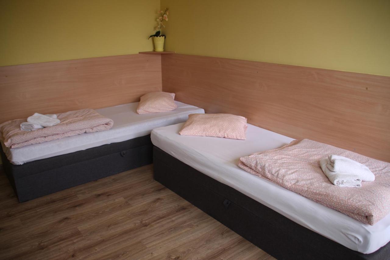 Zajazd Pod Kominkiem - Brzoza Kolo Torunia Bagian luar foto